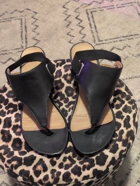 White Mountain Black Thong Sandals with Elastic Back